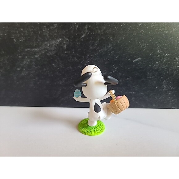 Hallmark PEANUTS Snoopy Easter Bunny "It's the Easter Beagle!" Hanging Ornament - Picture 2 of 10